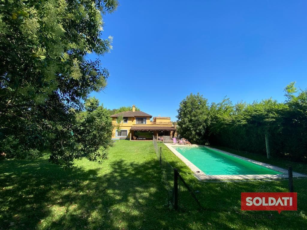 Summer Rental House in Bella Vista: January 1 and 2
