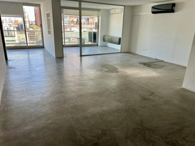Office for Rent, Libertador, Half-Floor, with Balcony and Parking Space - Núñez