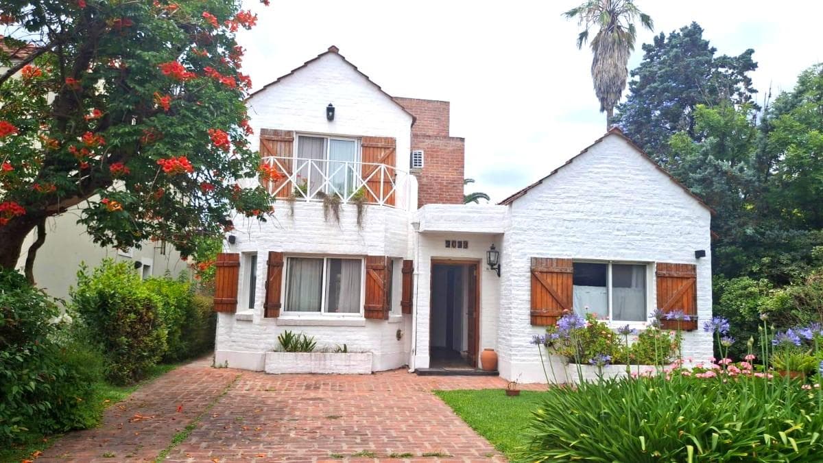 House for Sale at Banco Provincia Country Club