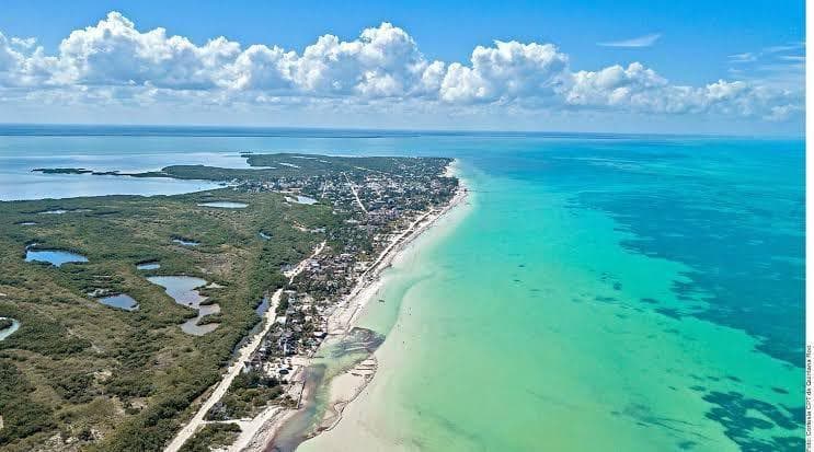 BEACHFRONT LOT FOR SALE IN HOLBOX, QUINTANA ROO