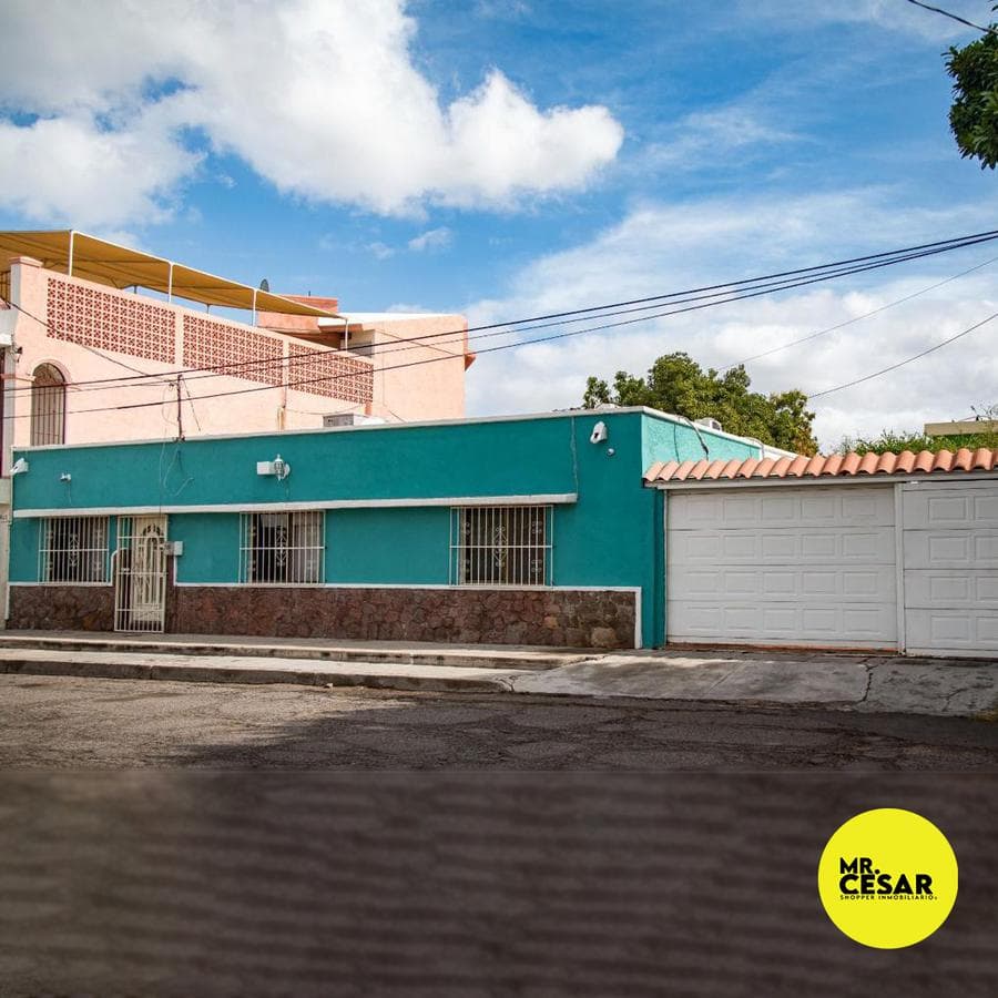 Centrally located single-story house with a spacious patio in the 5 de Mayo neighborhood
