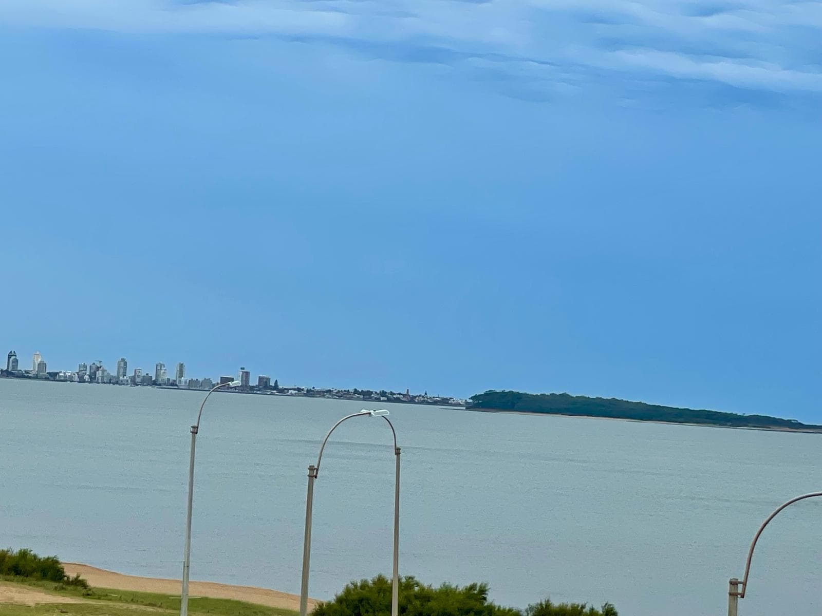 Punta del Este: Sales and Rentals at the Laguna Ph Building