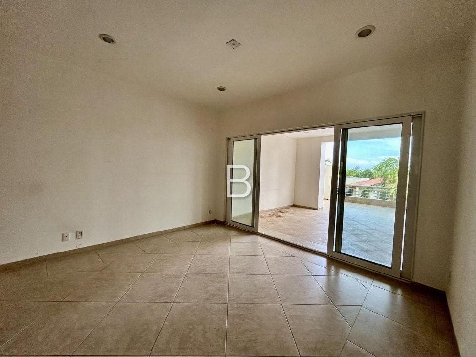 Apartment for Sale in Villalta with a Spacious Terrace