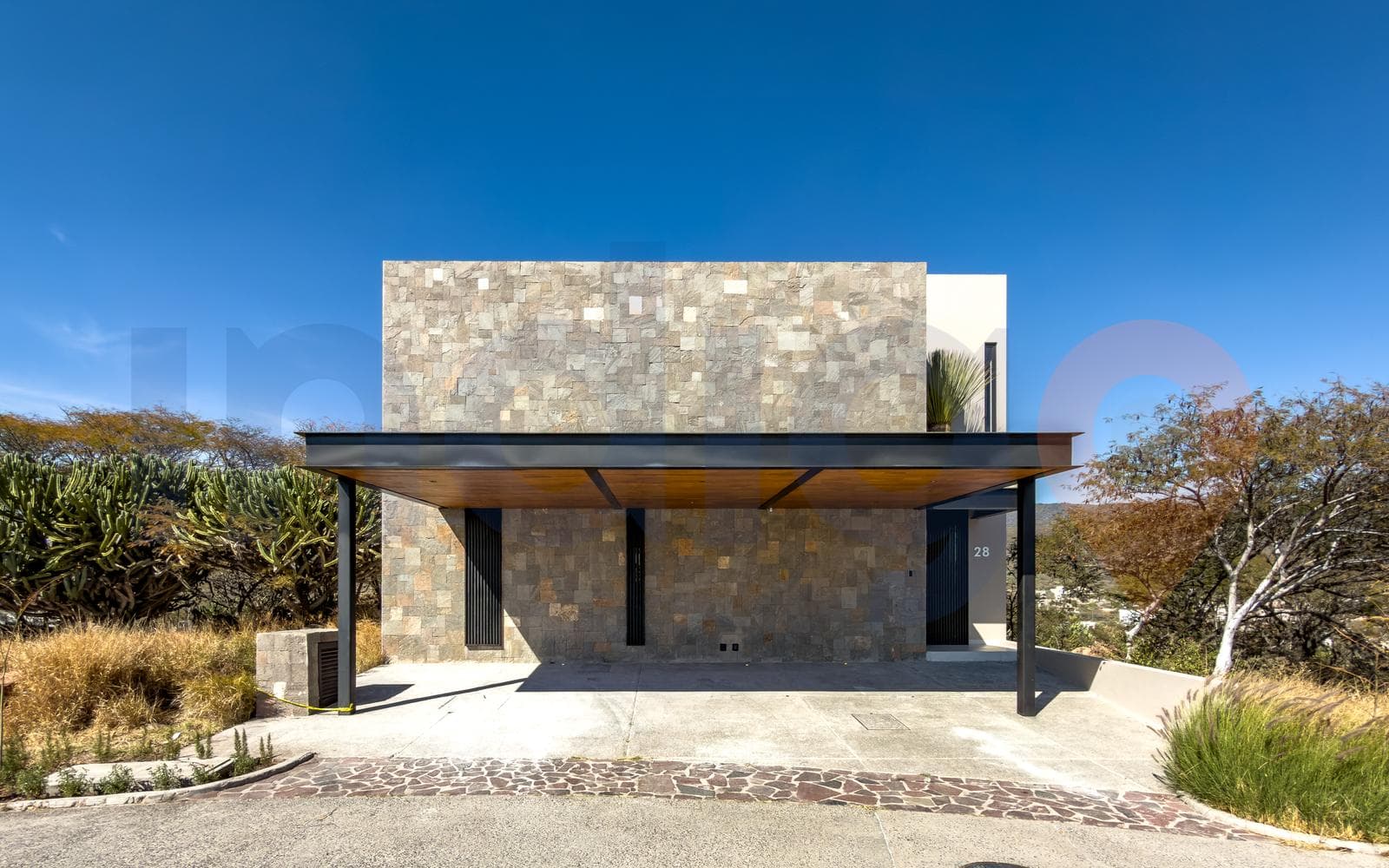 House for Sale in Altozano with a View of the Valley and Nature Reserve