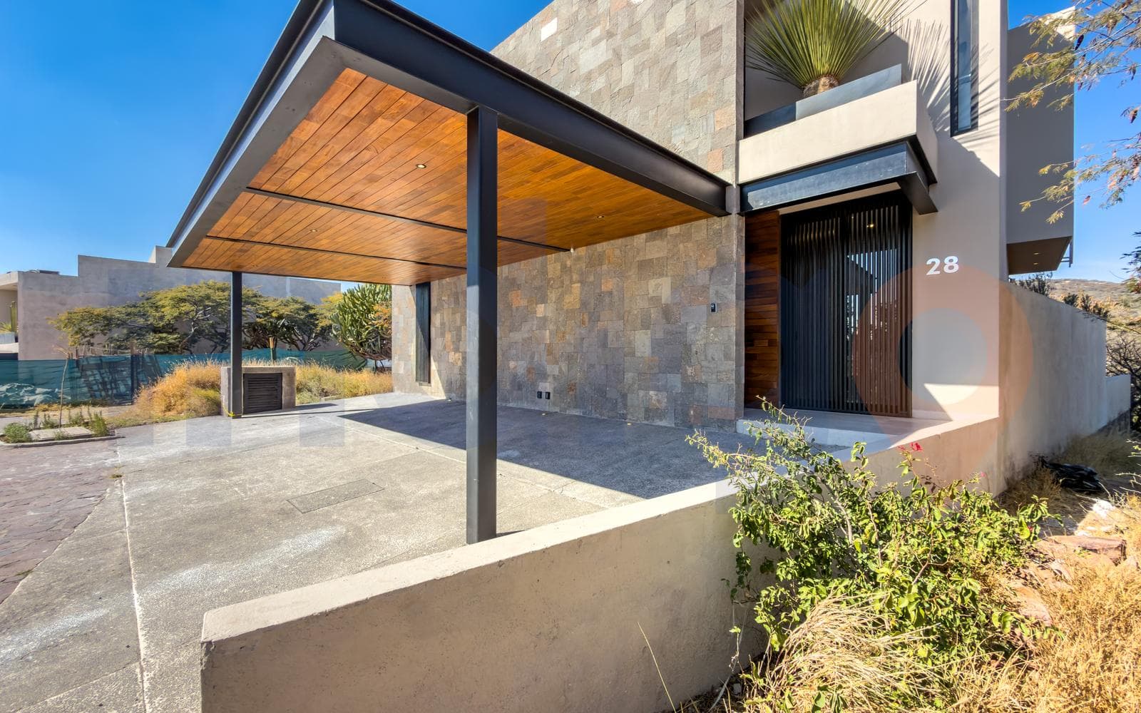 House for Sale in Altozano with a View of the Valley and Nature Reserve