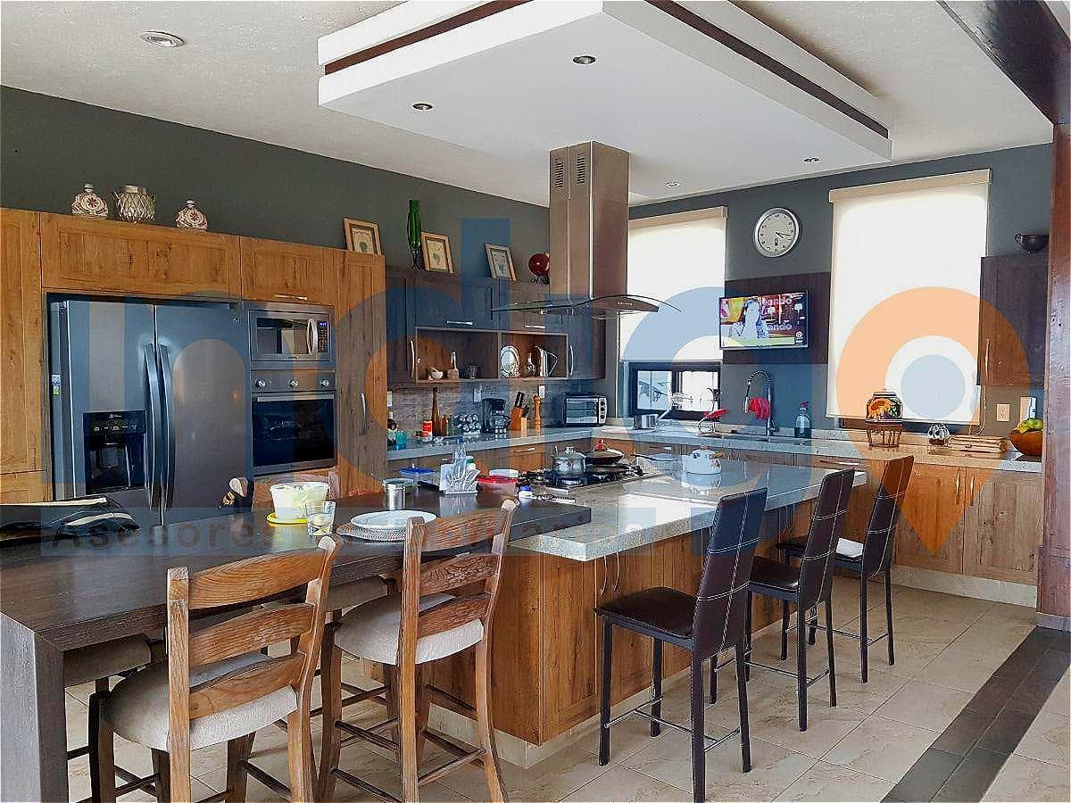 Single-Story House for Sale in Balcones de Juriquilla with a Pool