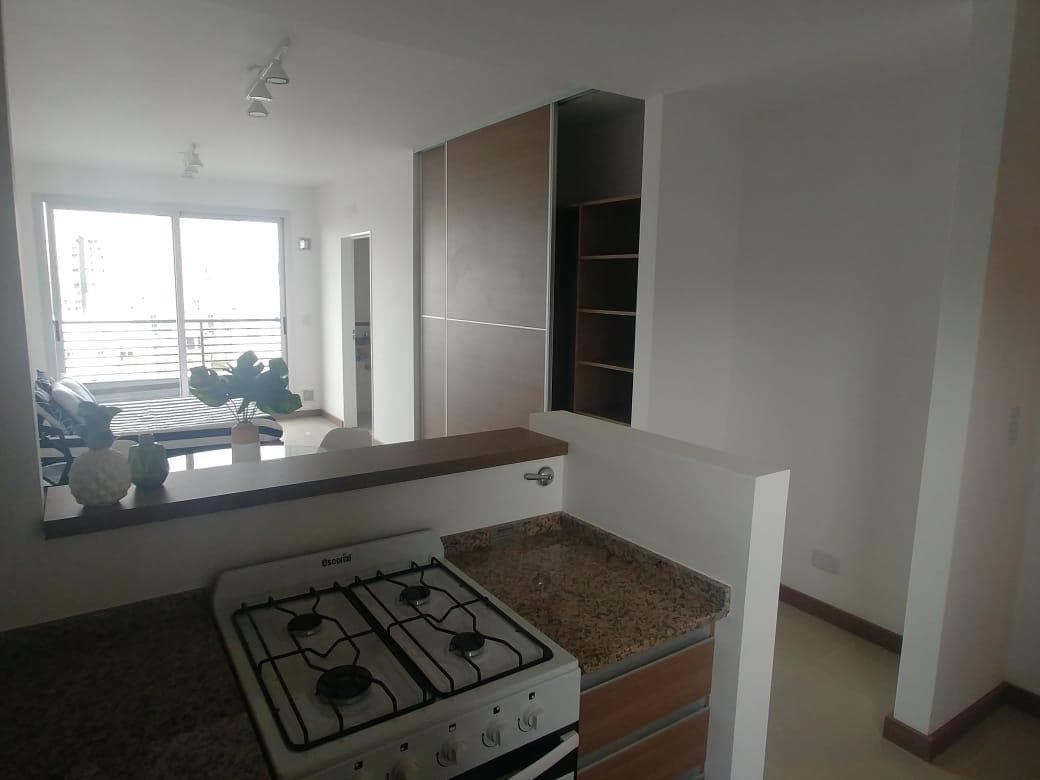 STUDIO APARTMENT/OFFICE FOR SALE WITH BALCONY OVERLOOKING JB JUSTO Y VERA—SUITABLE FOR PROFESSIONAL USE