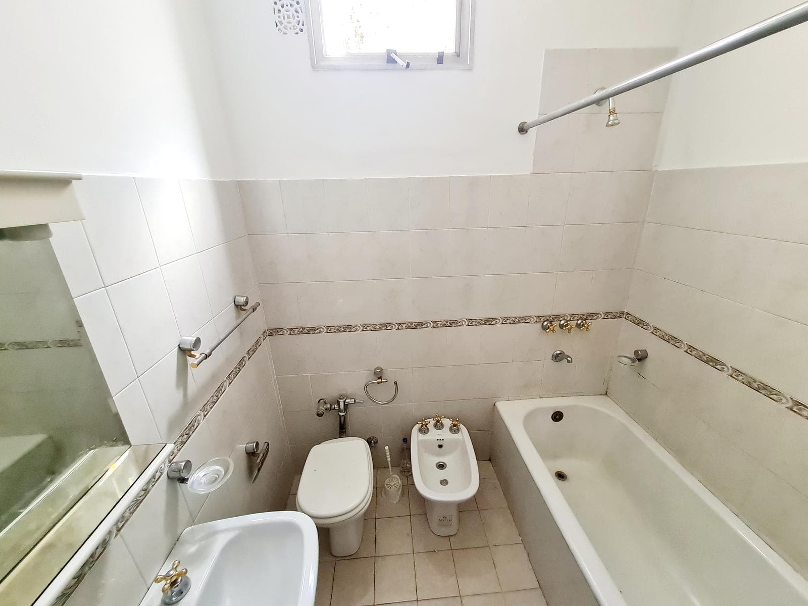 Departamento de 3 Ambientes en Venta - Balcón - Tribunales