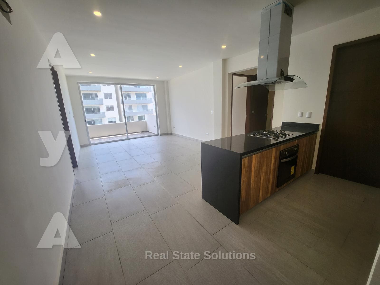 Apartment for Sale/Rent, AVAILABLE IMMEDIATELY, 3 Bedrooms, Av. Prol. La Luna, Cancún,