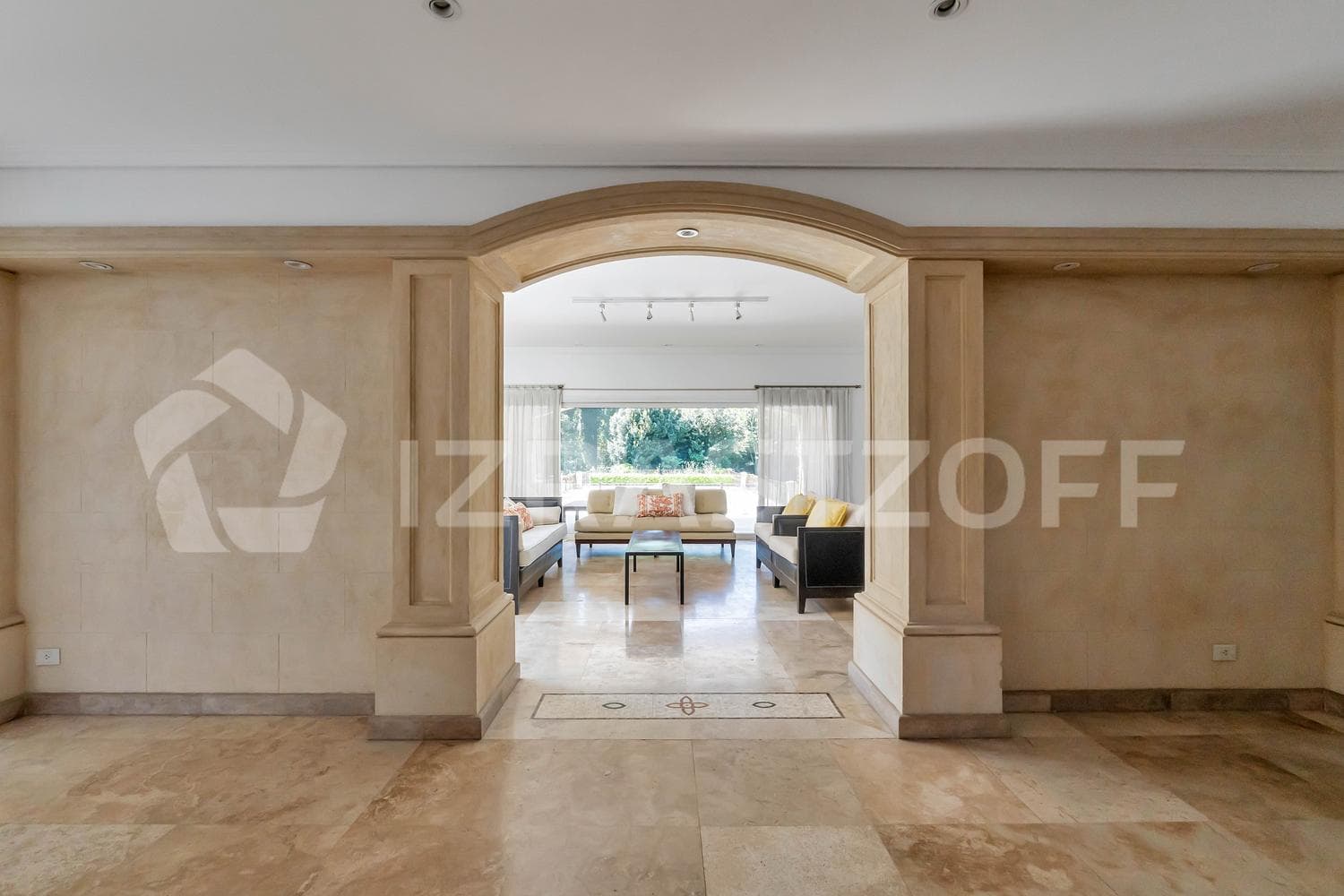 House in San Jorge Village: High-Quality Italian Villa Style