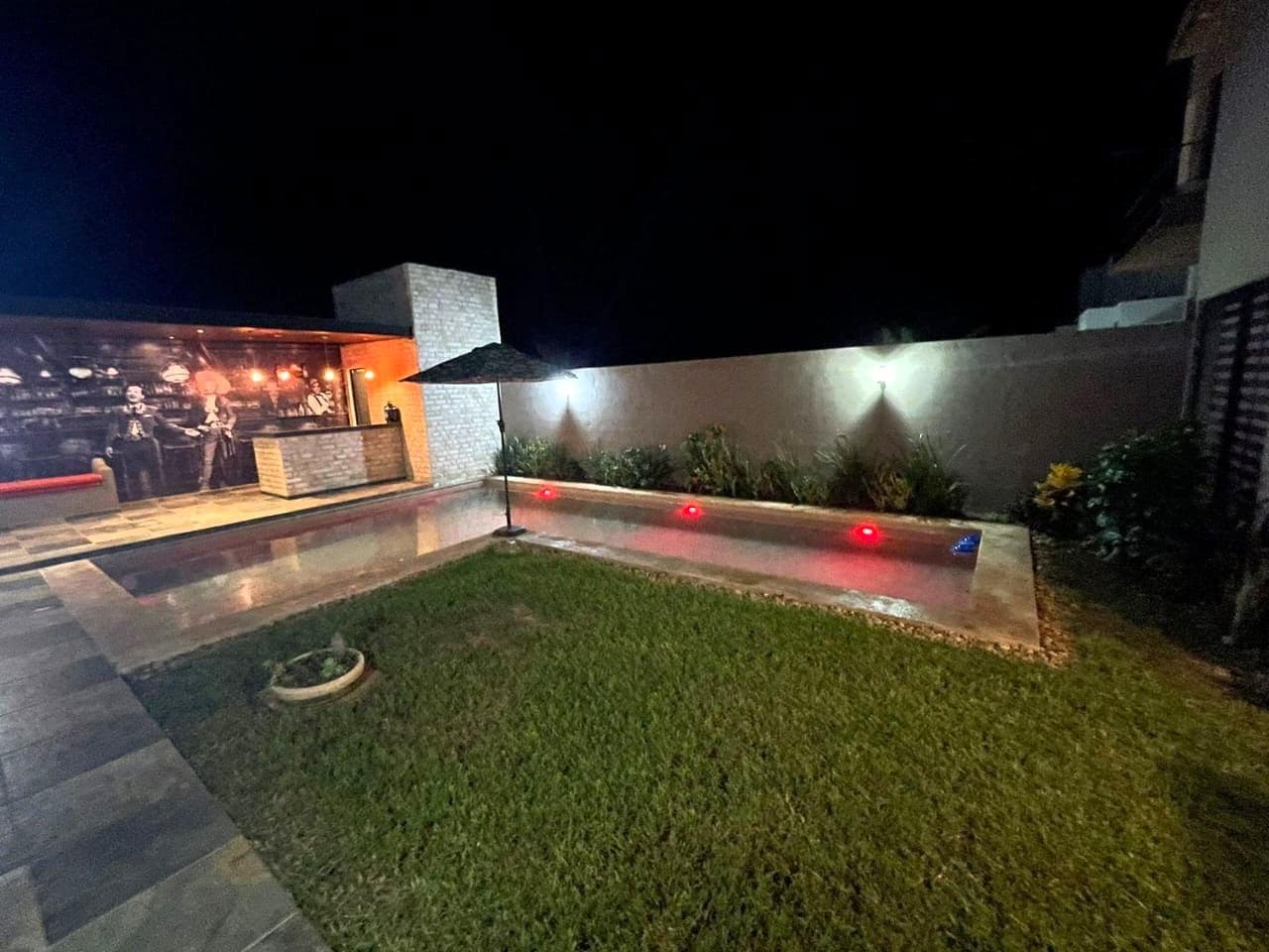 Beautiful, Fully Furnished House with Solar Panels on Privada Zensia in Parque Residencial