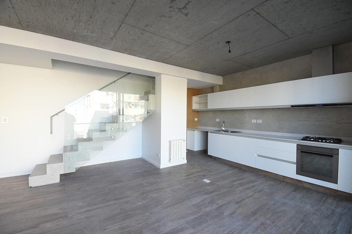 4-room duplex apartment for sale. Private terrace. Villa del Parque