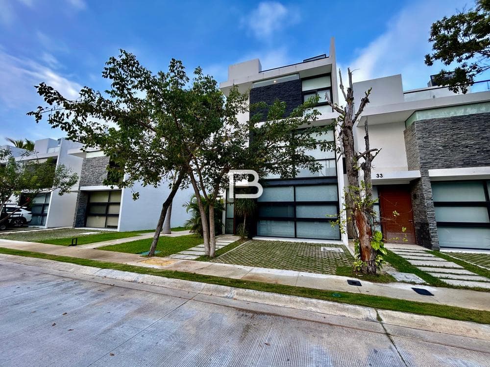 Bahia Principe Country Club: Furnished Home for Sale