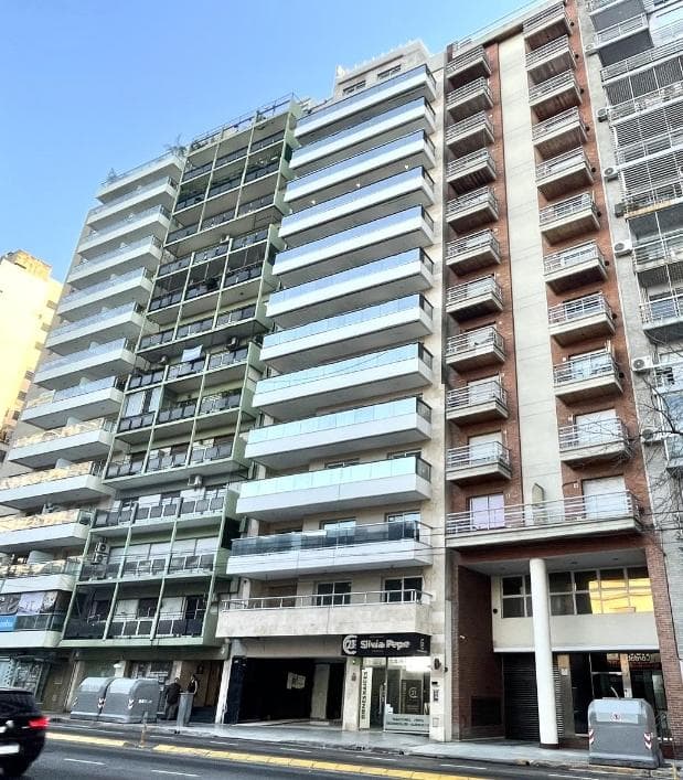 4-Room Apartment in Barrio Norte