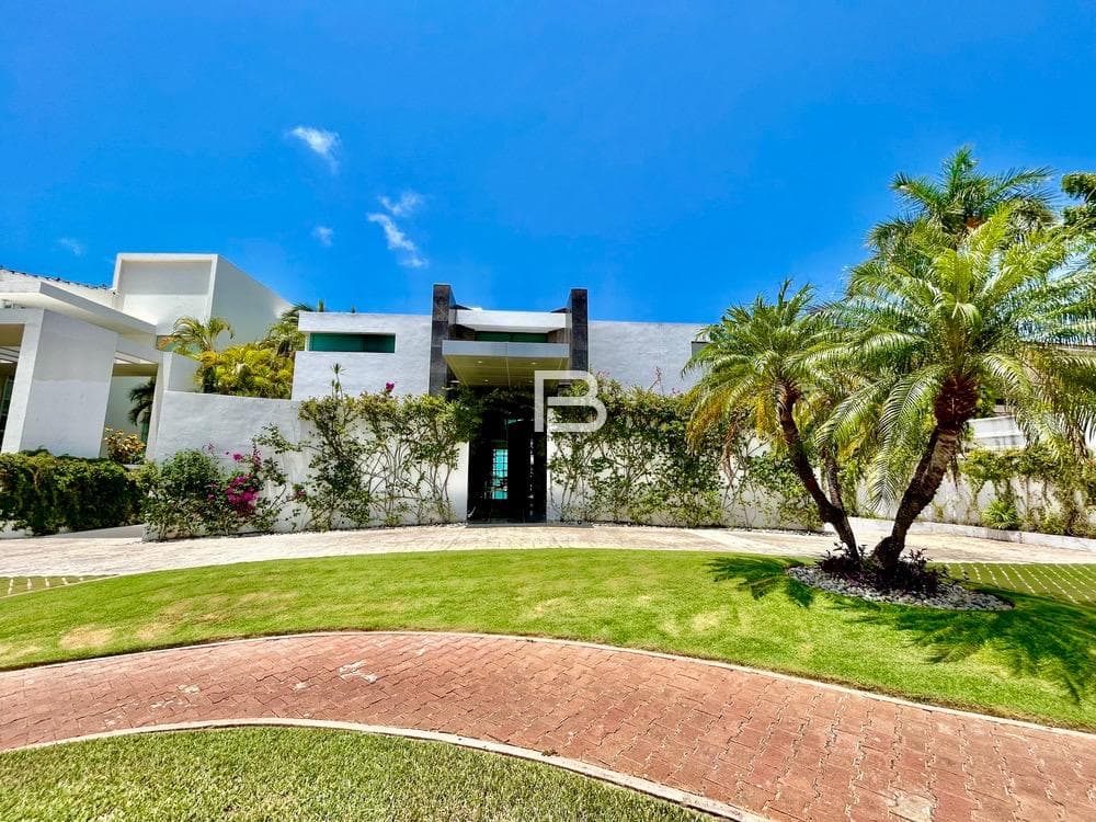 House for Sale in the Isla Dorada Residential Complex, Cancún