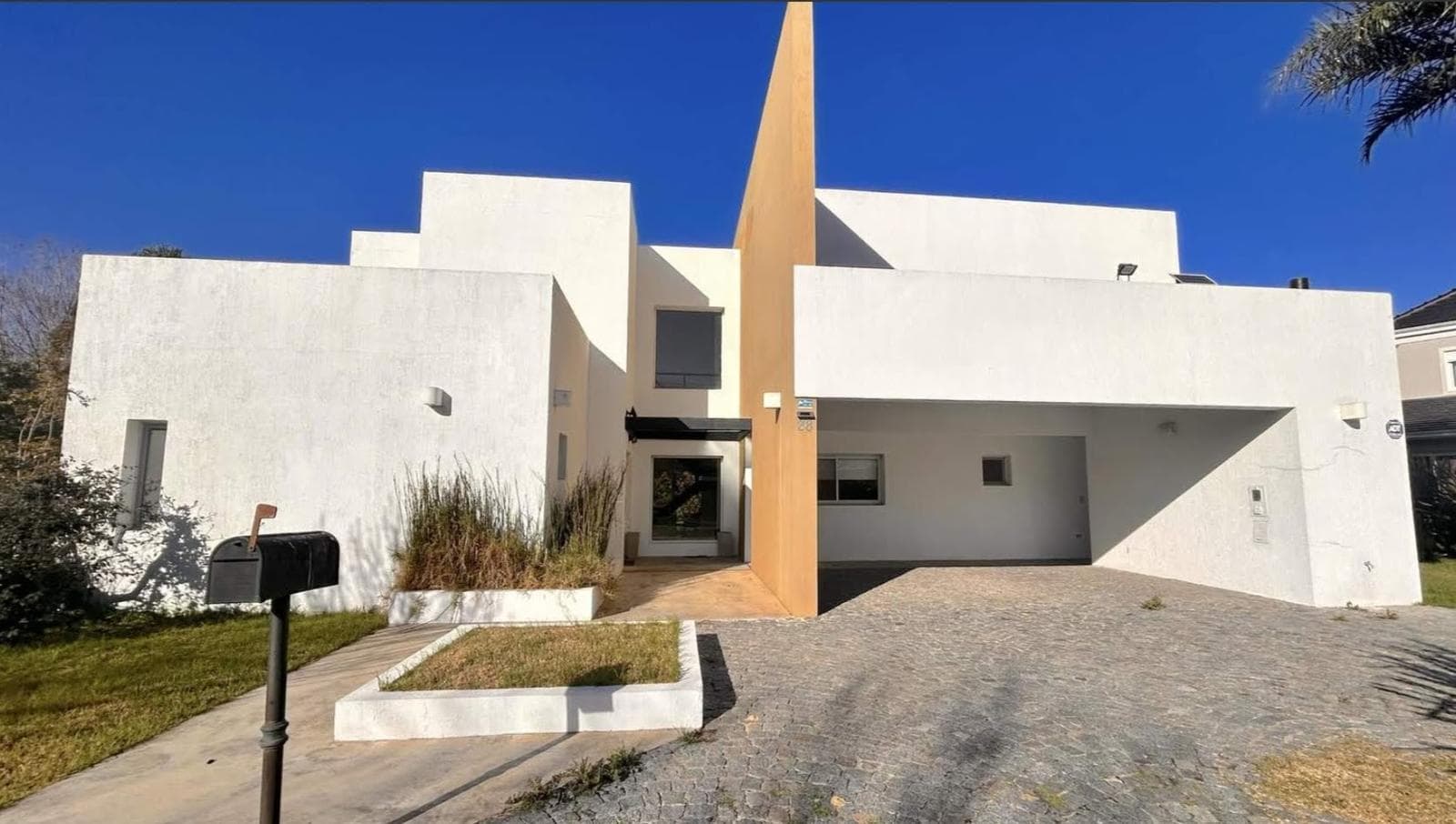 Modern House at Abril Country Club