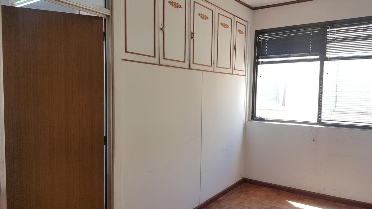 BRIGHT, UPPER-FLOOR OFFICE FOR SALE - SAN NICOLÁS - READY TO USE - SCHOOL OF ECONOMIC SCIENCES