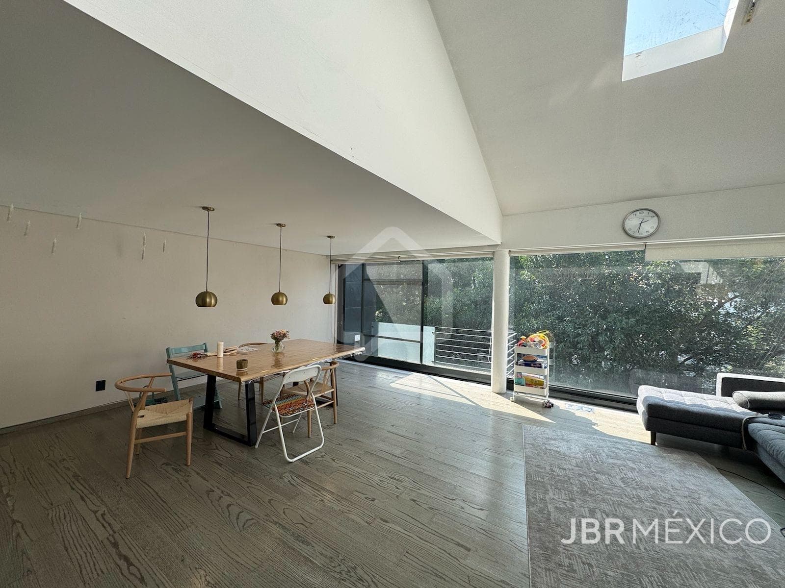 Apartment within walking distance of the Masaryk modern building