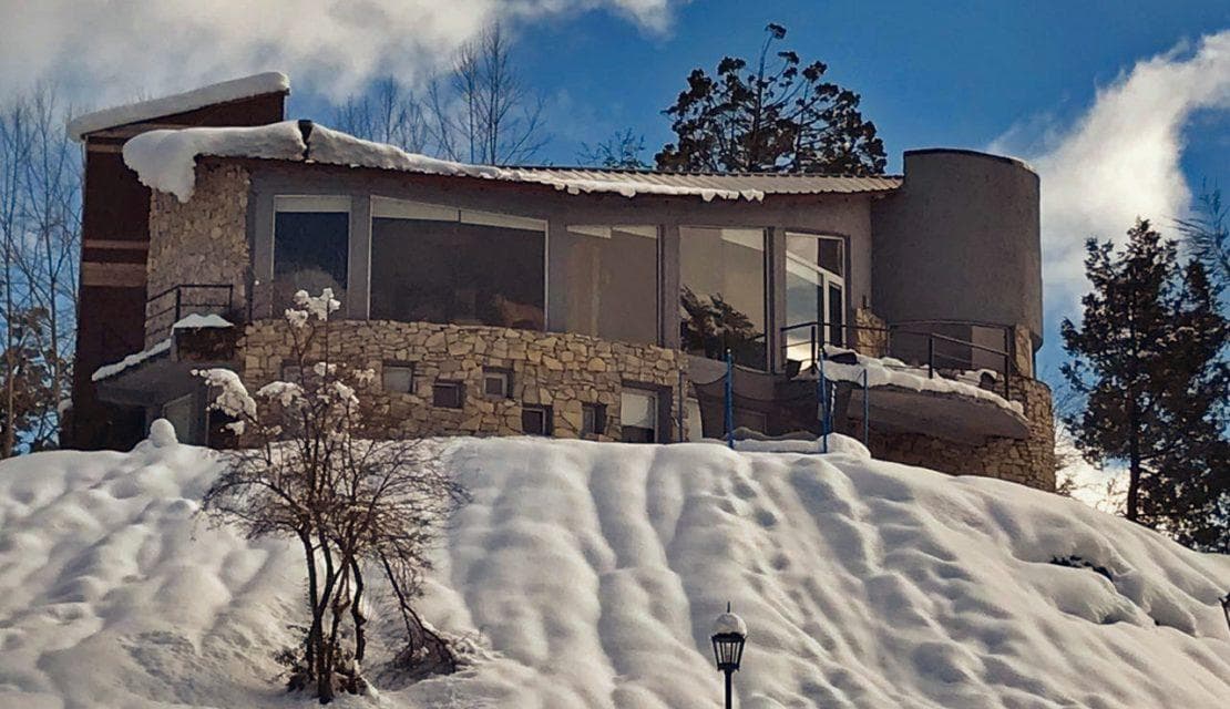FOR SALE – 320-square-meter house on a 4,000-square-meter lot in El Puerto, Villa la Angostura