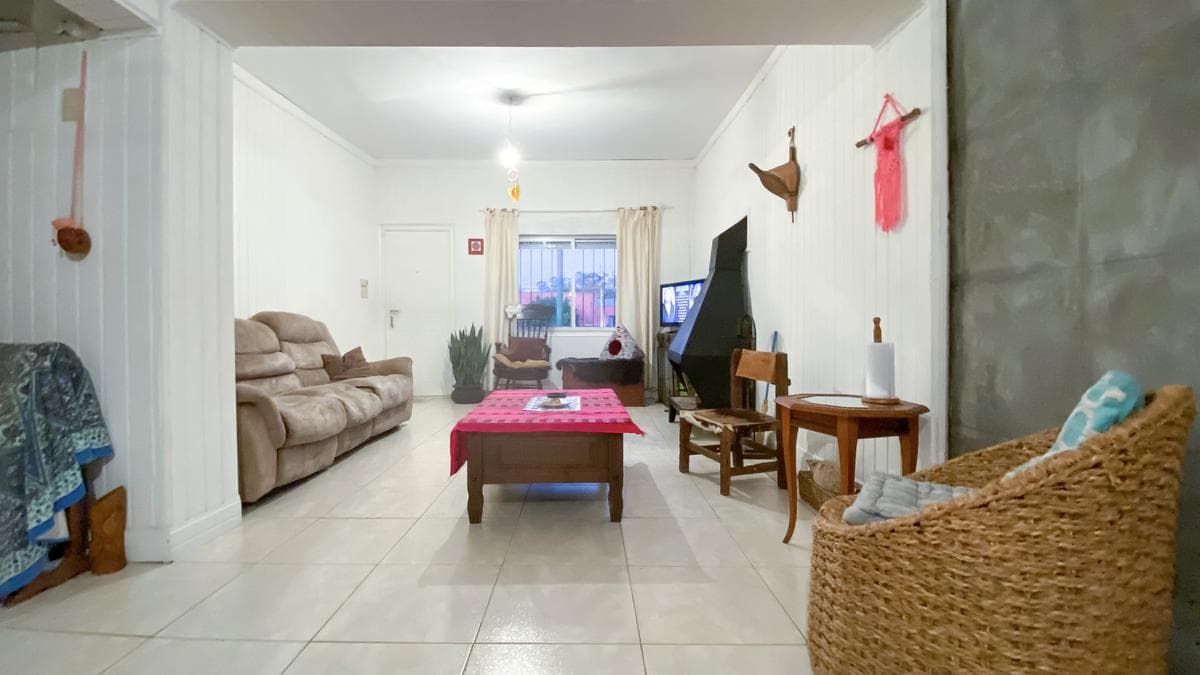 Two-bedroom house for sale with a spacious patio in San Carlos, Maldonado.