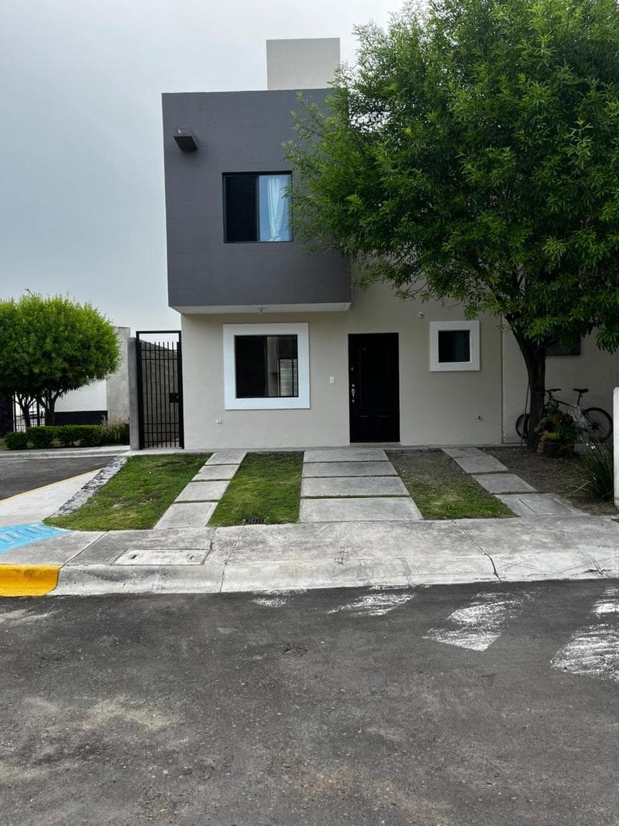 HOUSE FOR RENT IN RINCONES DEL MARQUES, QUERÉTARO