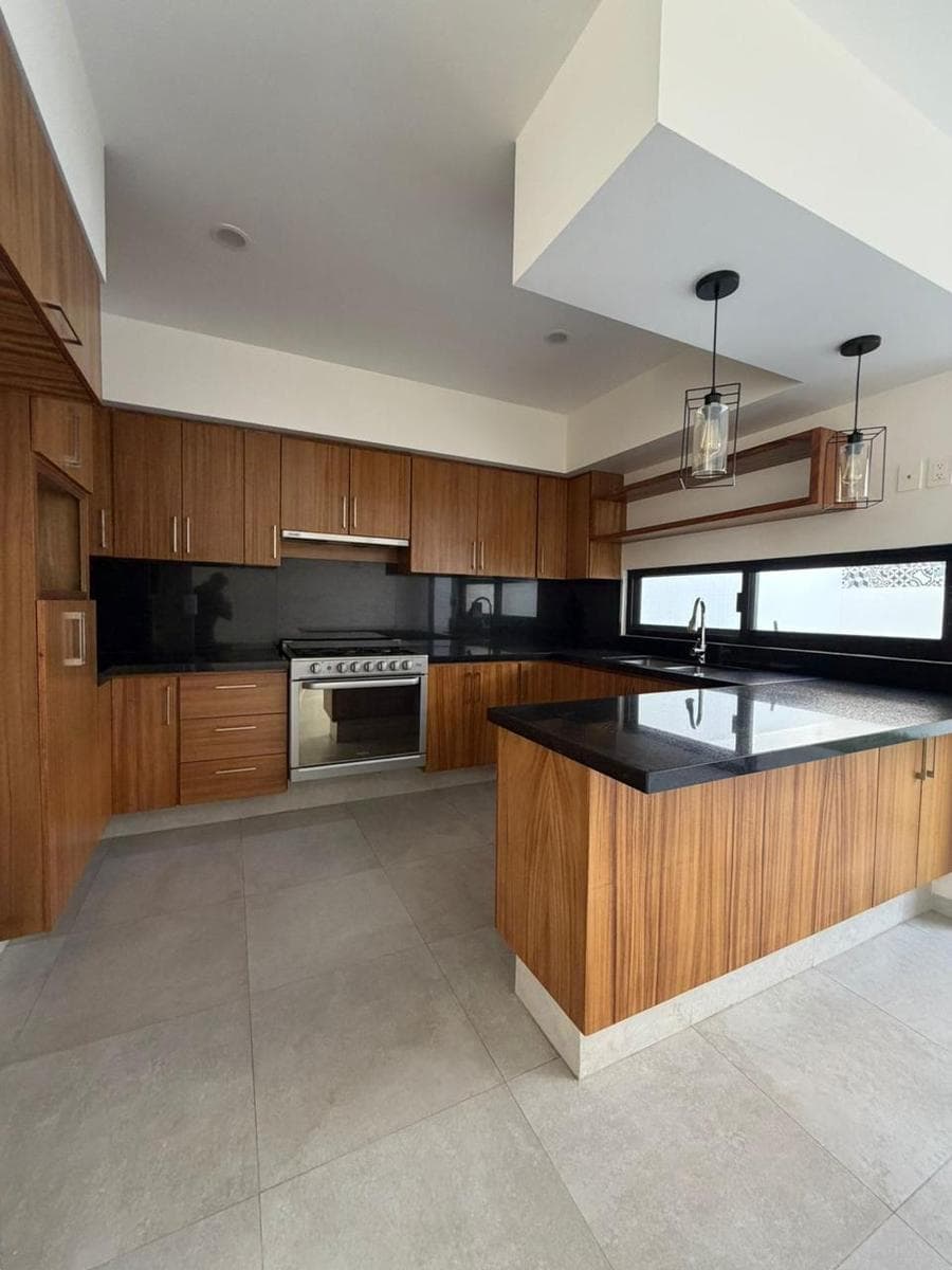 HOUSE FOR SALE IN VALLE IMPERIAL, ZAPOPÁN, JALISCO