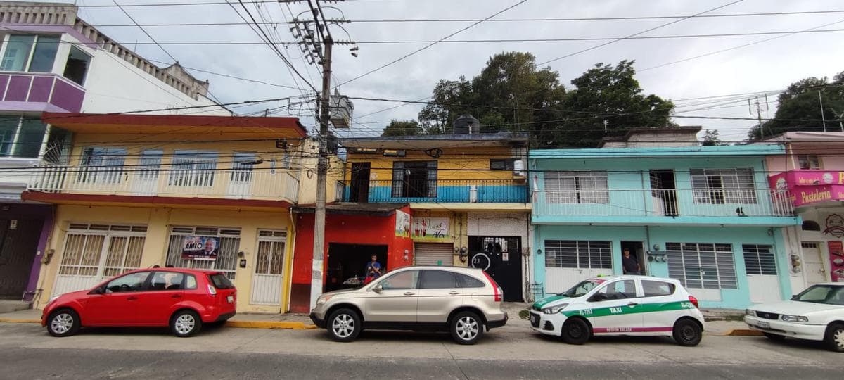 HOUSE FOR SALE IN BANDERILLA ON AV. MIGUEL HIDALGO