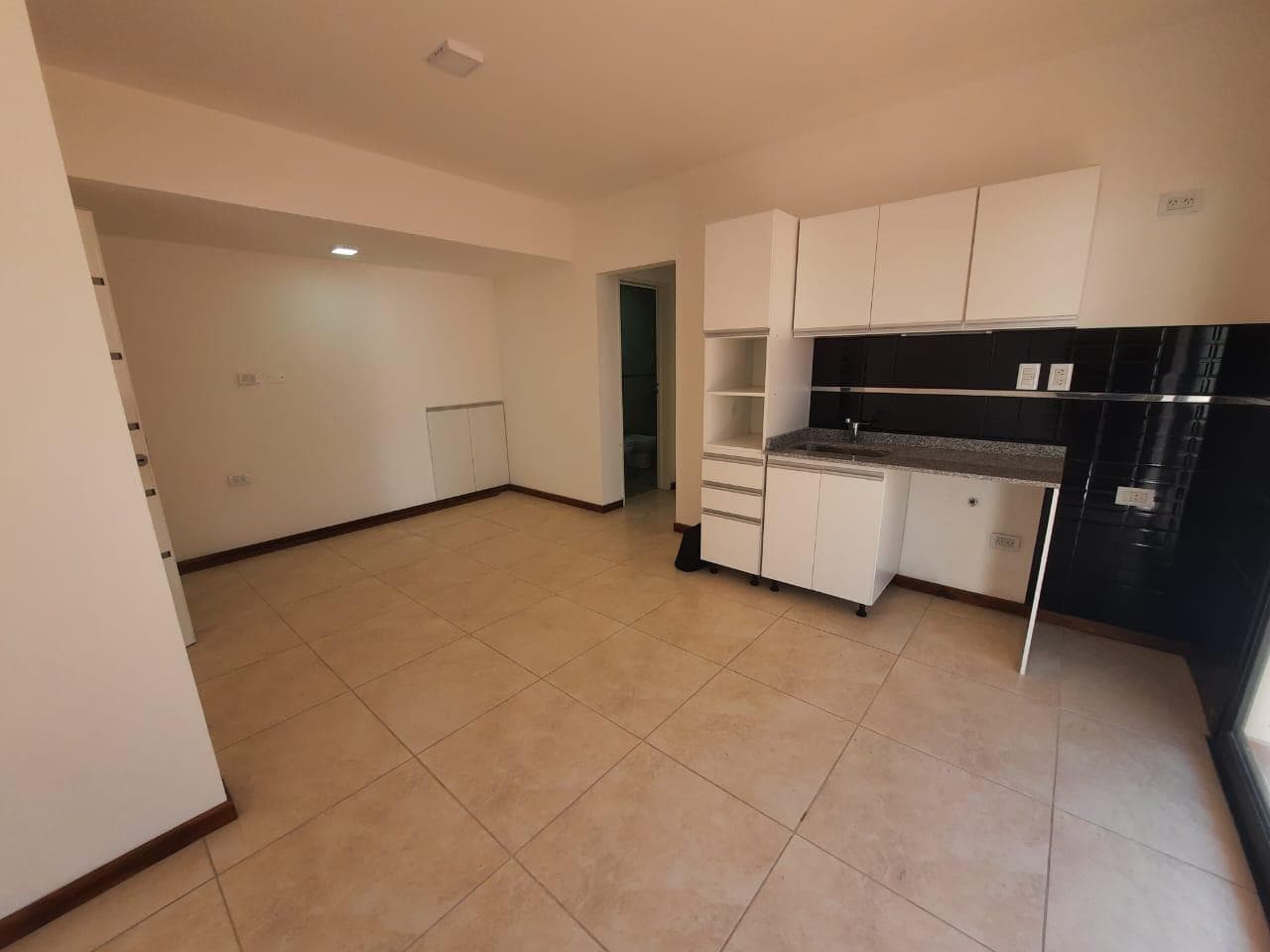 BRAND-NEW 2-ROOM APARTMENT FOR SALE IN QUILMES.