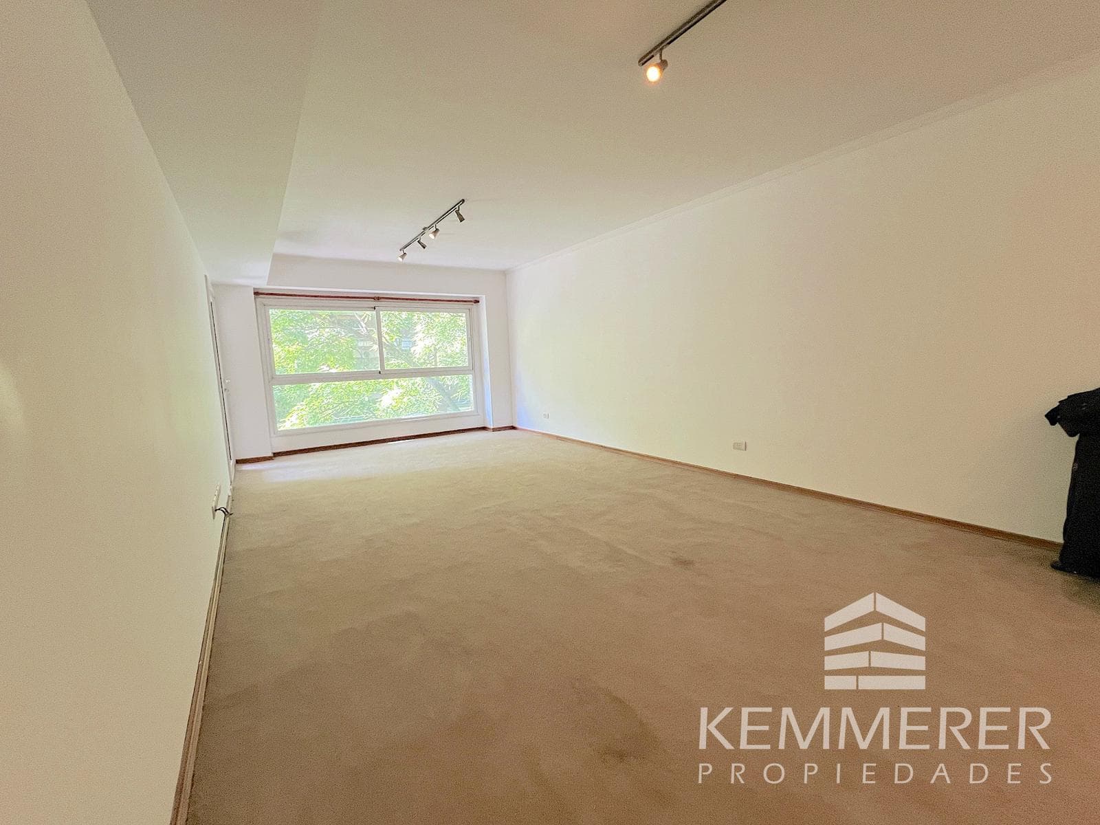 Exclusive, Very Bright 4-Room Apartment on Av. Pedro Goyena in Caballito