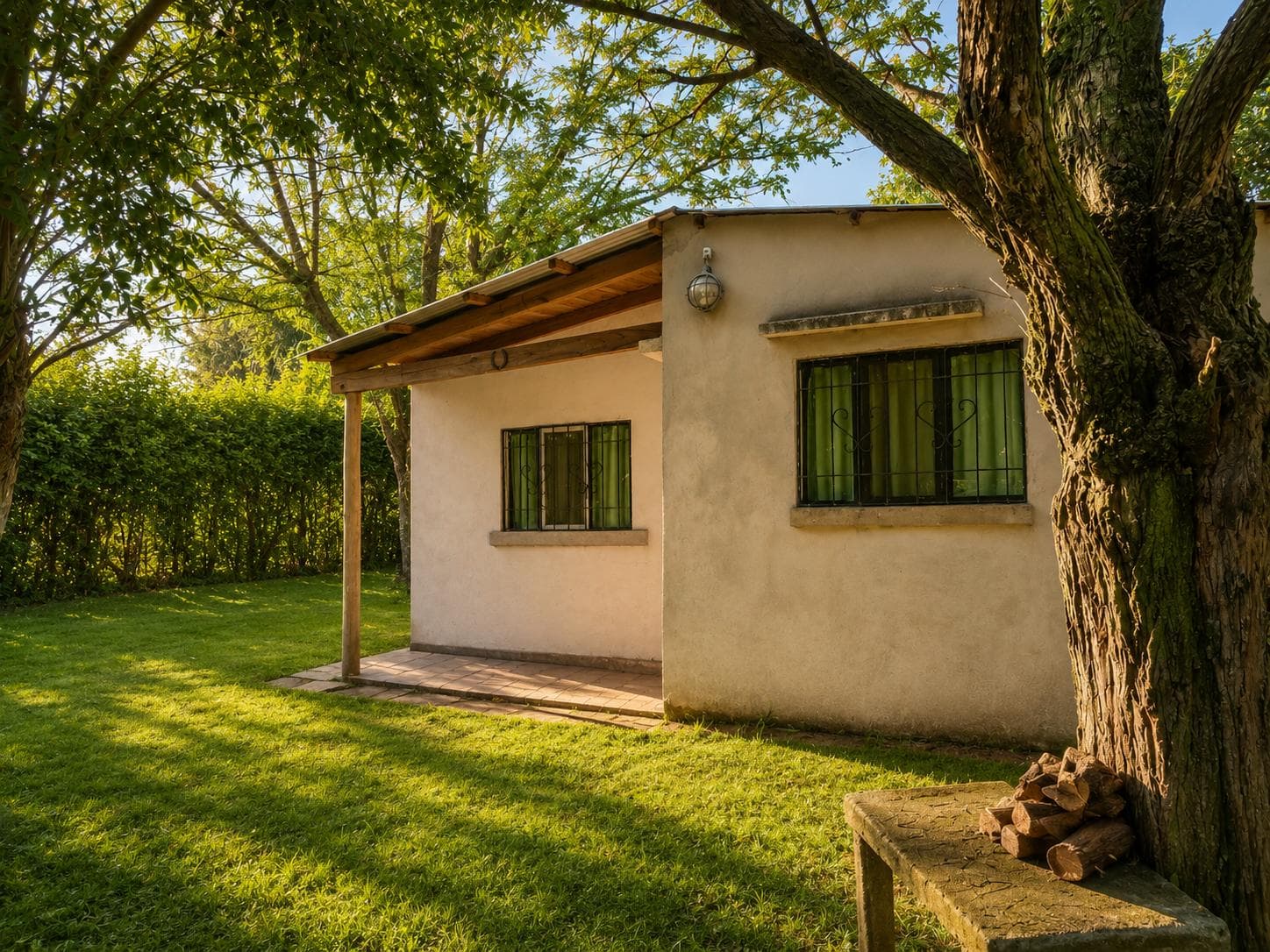 House for sale in Laguna de Lobos, just a few meters from the waterfront!