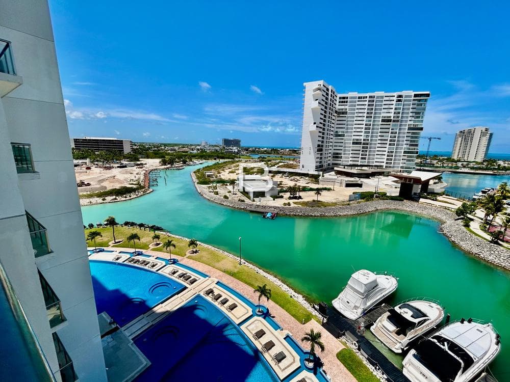 Puerto Cancún Maioris Apartment for Sale