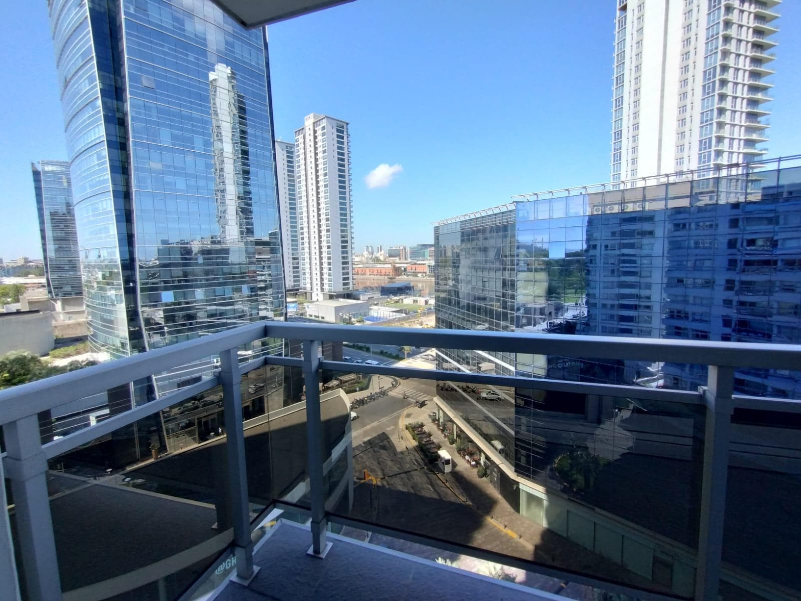 Departamento en venta 2 ambientes con cochera en Puerto Madero !!