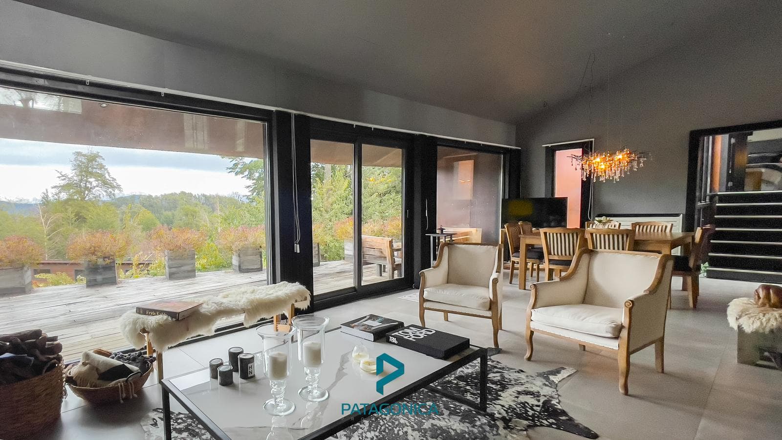 HOUSE FOR SALE with a distinctively modern style, 150 m², PUERTO MANZANO, VILLA LA ANGOSTURA
