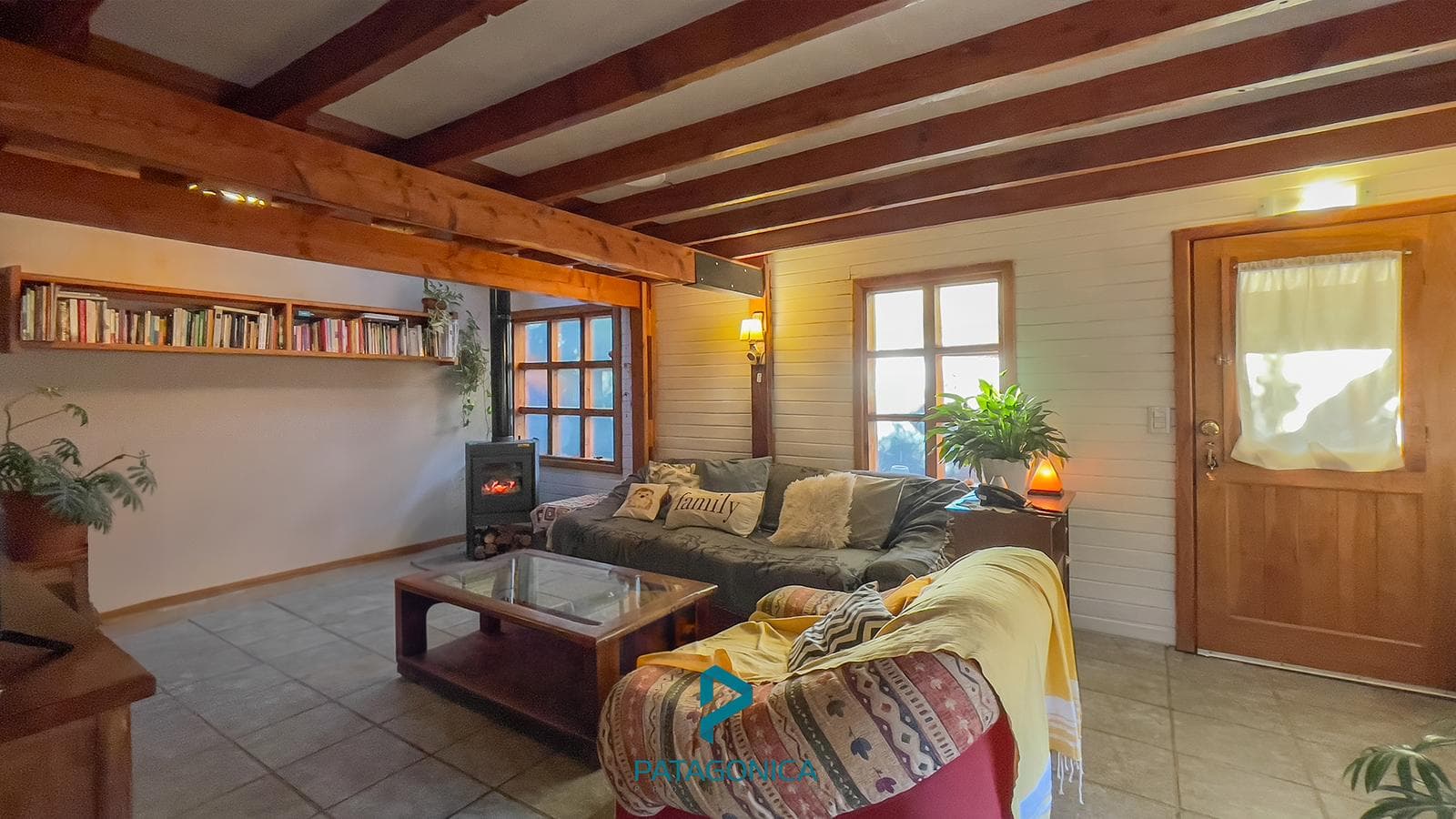 FOR SALE – 150-square-meter house on a 900-square-meter lot in the Los Volcanes neighborhood, Villa la Angostura