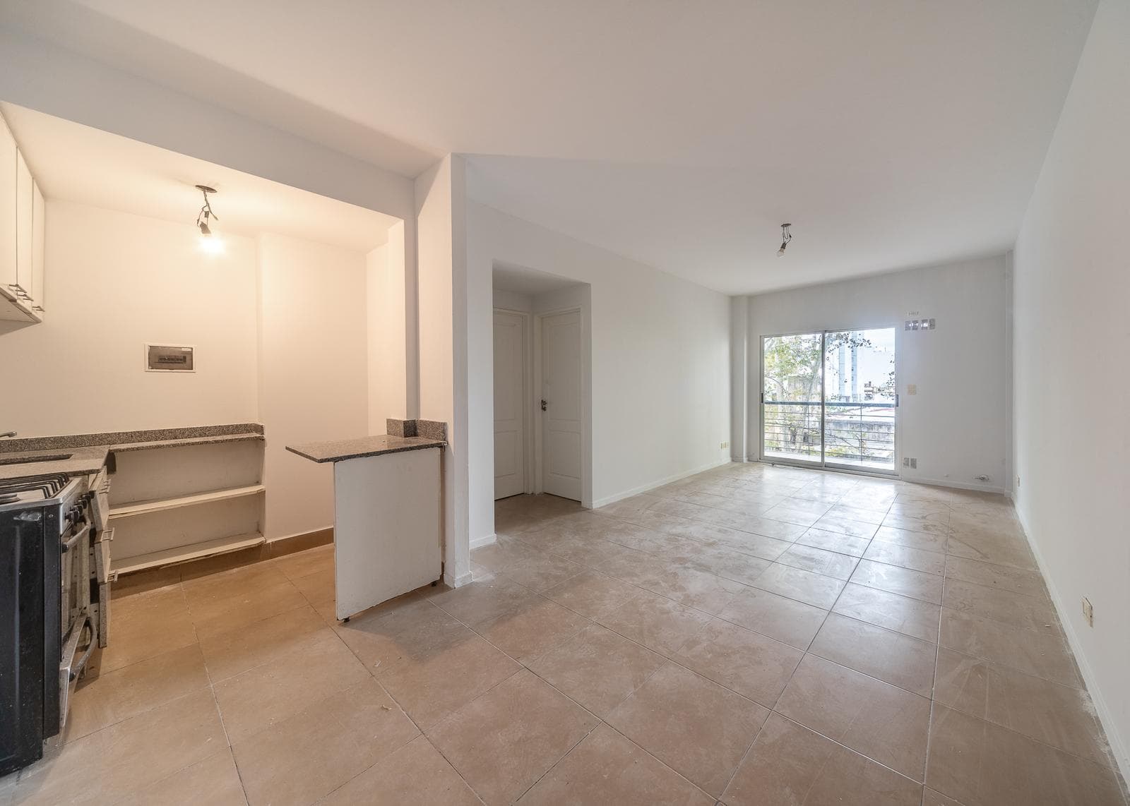 2-ROOM APARTMENT FOR RENT WITH GARAGE IN FLORES
