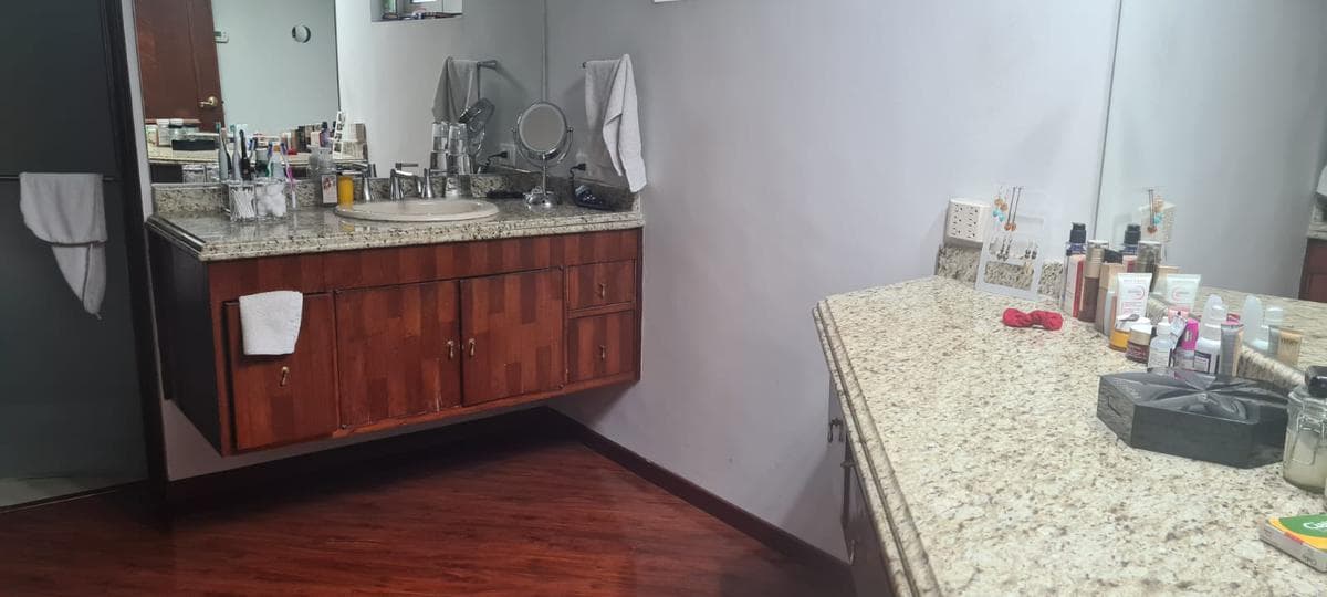 COLONIAL-STYLE HOUSE FOR SALE IN LA SIERRA