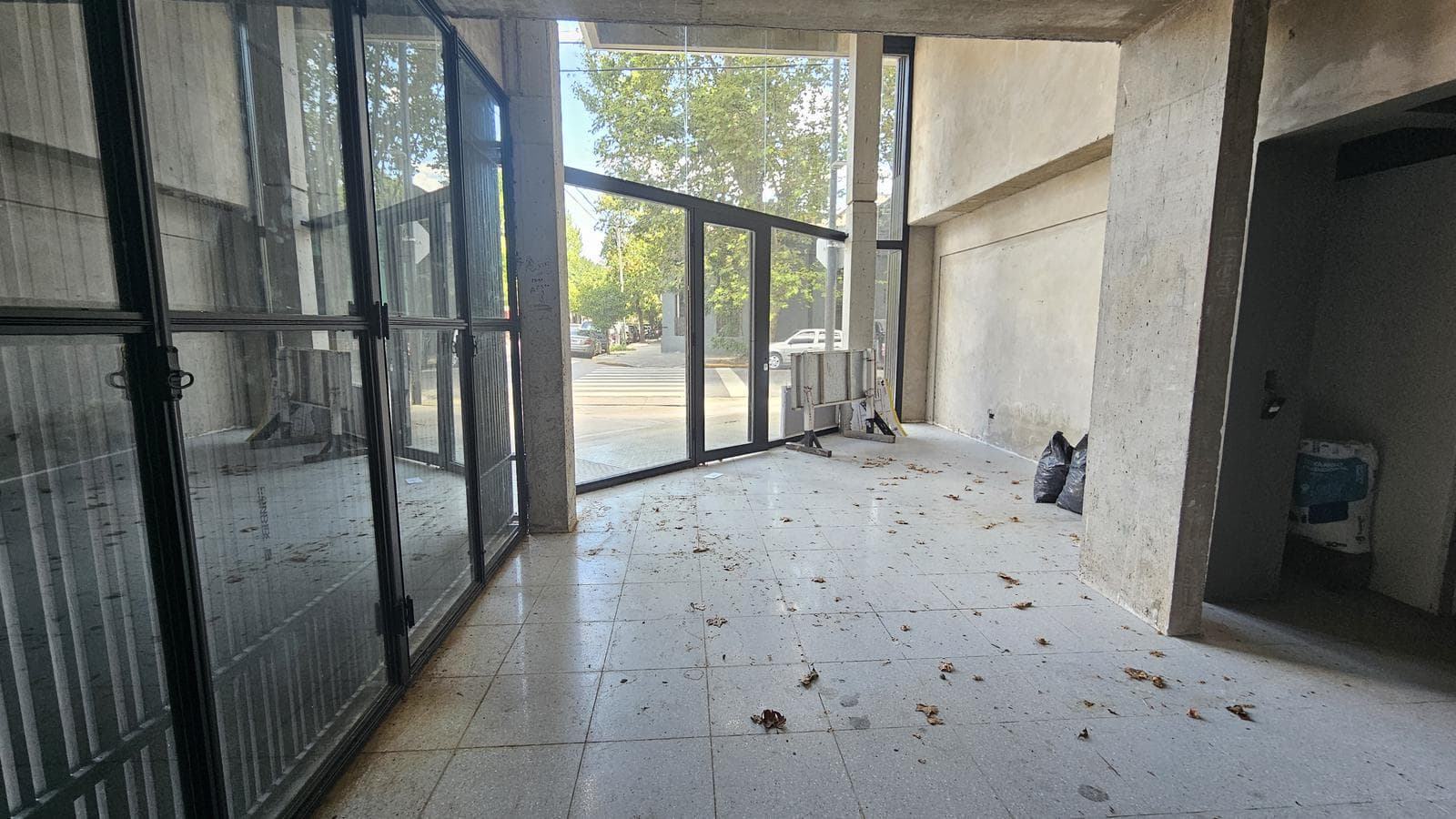 Brand-new commercial space for rent in Villa Crespo. Available starting November 1