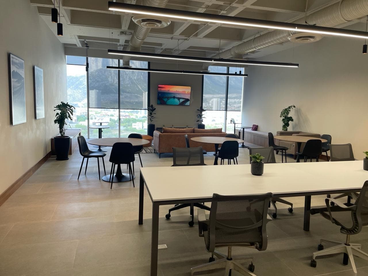 OFFICE FOR RENT IN VALLE PONIENTE