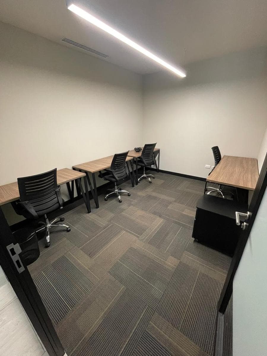 FULLY FURNISHED OFFICE FOR RENT