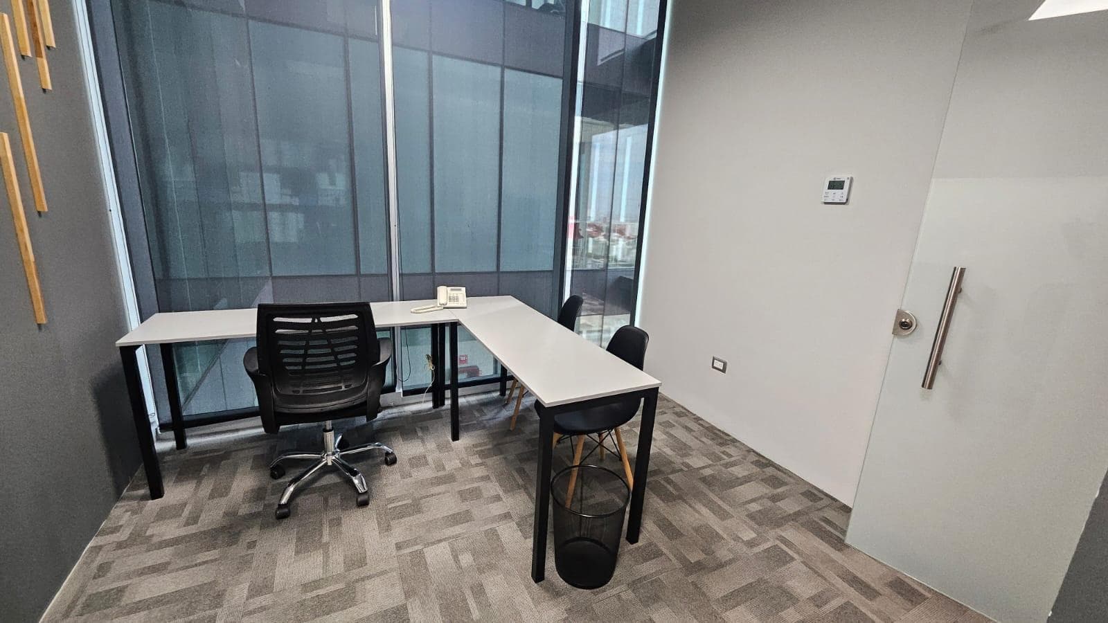 FULLY FURNISHED OFFICE FOR RENT