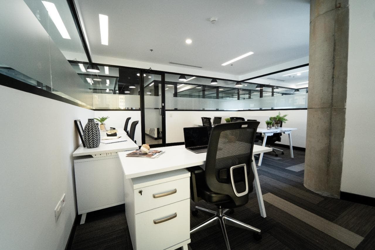 FULLY EQUIPPED AND FURNISHED OFFICE