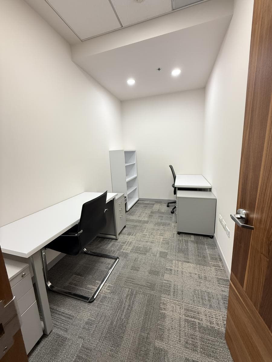 FULLY EQUIPPED AND FURNISHED OFFICE IN SAN PEDRO