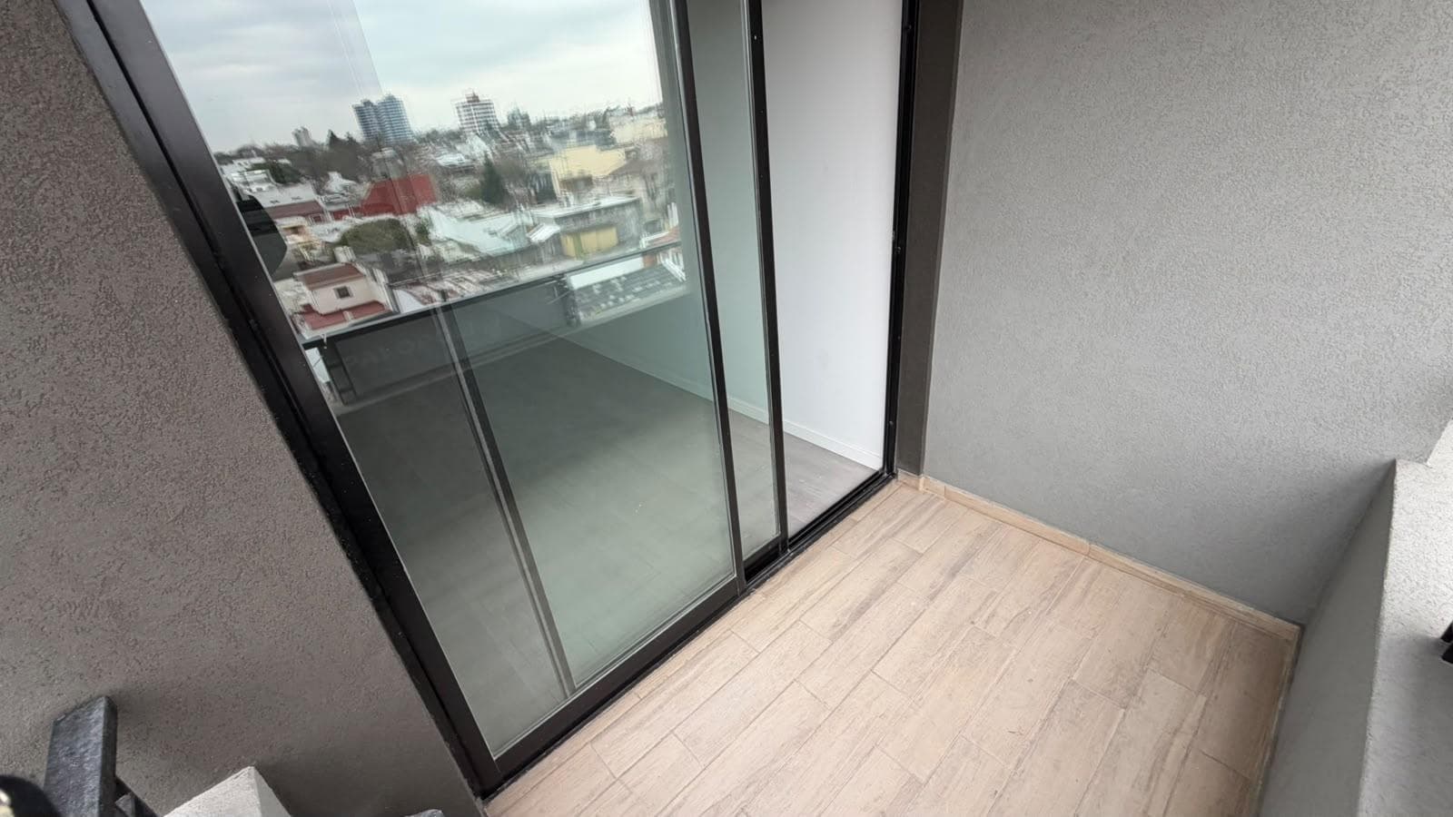 Brand-new 1-bedroom apartment with balcony for sale in Monte Castro—available immediately!