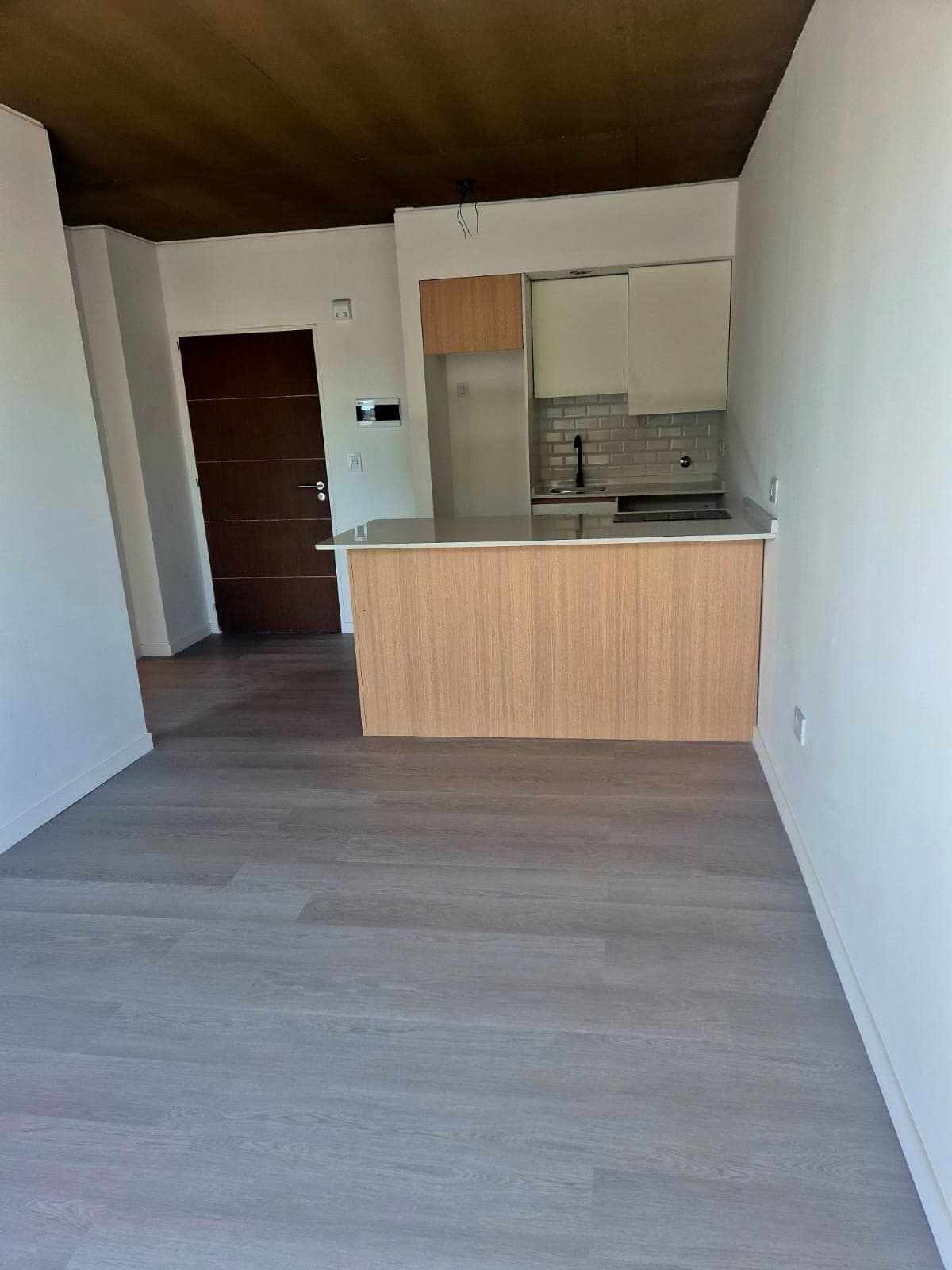 2-Bedroom Apartment with Balcony for Sale in Montecastro!