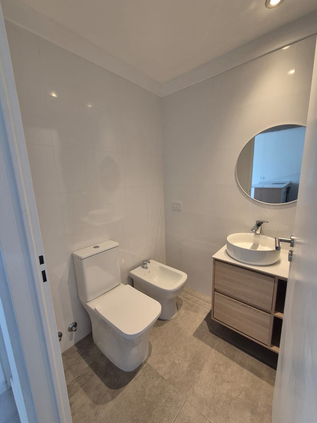 2-Bedroom Apartment with Balcony for Sale in Montecastro!