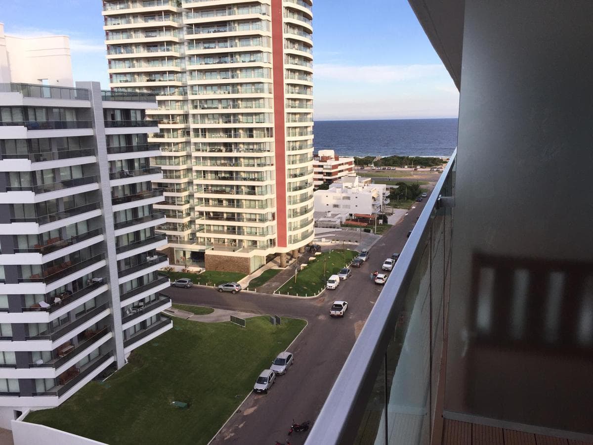 Apartment - Playa Brava, 2 bedrooms, building with amenities