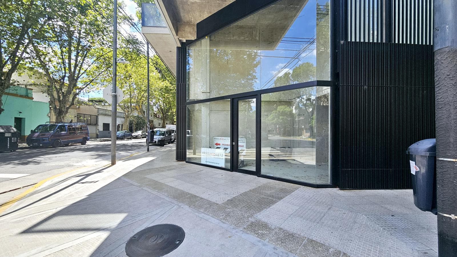 Brand-new commercial space for rent in Villa Crespo. Available starting November 1