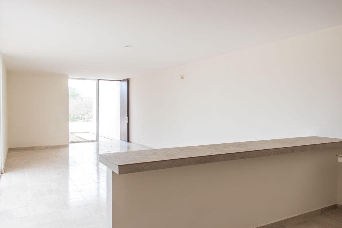 House with a large lot in the Dzitya gated community, complete with amenities