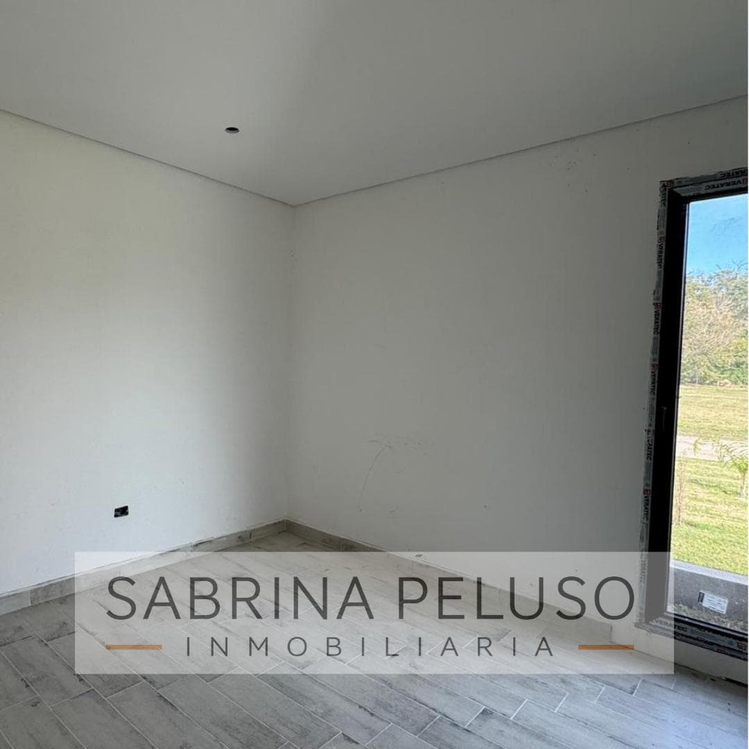 FOR SALE: 4-room house in Club de Campo La Elina, Luján Region