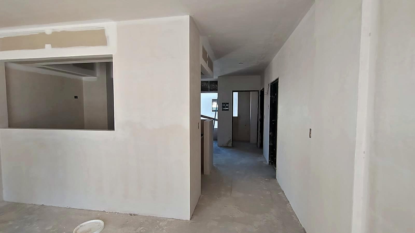 Apartment for sale: 2-room unit on the 8th floor facing the side of the building, with a spacious balcony! FINANCING AVAILABLE.